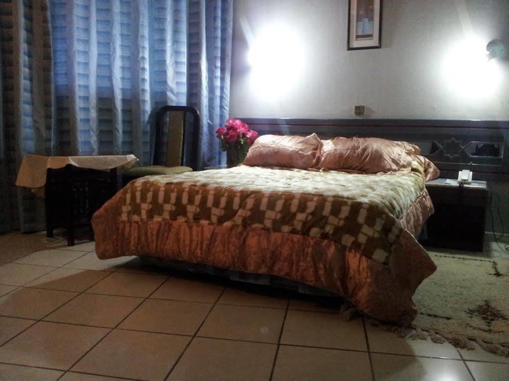Hotel La Giralda Nador Extérieur photo